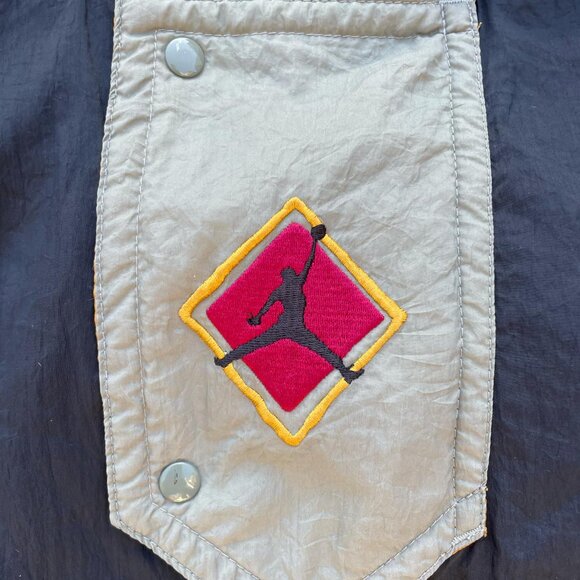 ULTRA RARE 90s Jordan Nike Jacket - Picture 8 of 16